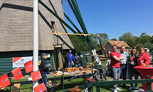 Collecteteam Leidschendam/Voorburg/Leidschenveen bij de molen.