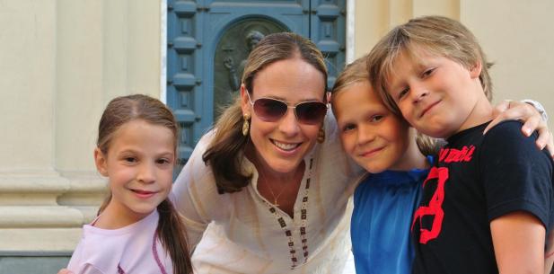 Vrouw met haar kinderen