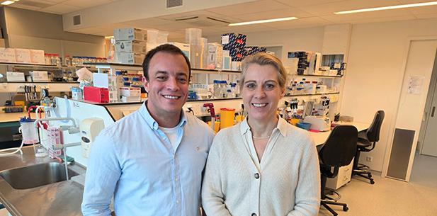 Onderzoekers Juan Garaycoechea en Puck Knipscheer in het Hubrecht Instituut