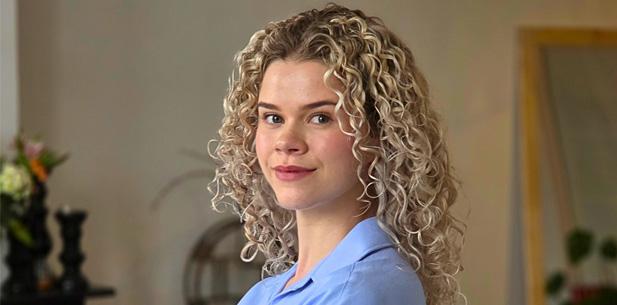 portret vrouw binnen