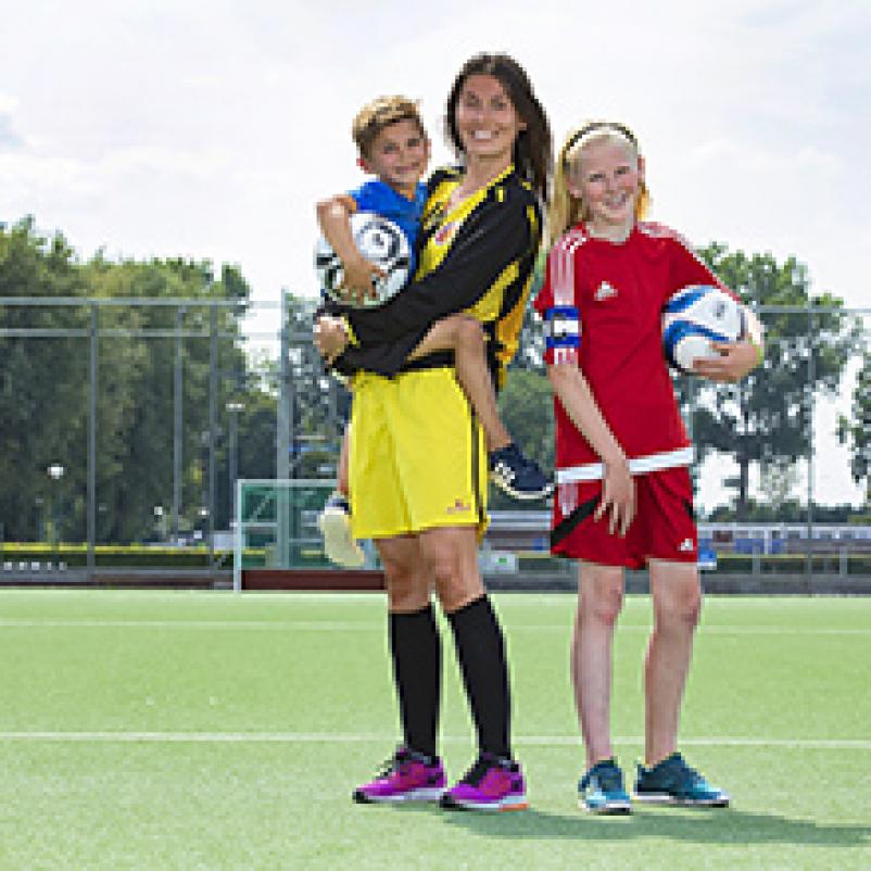 Kinderen op het voetbalveld