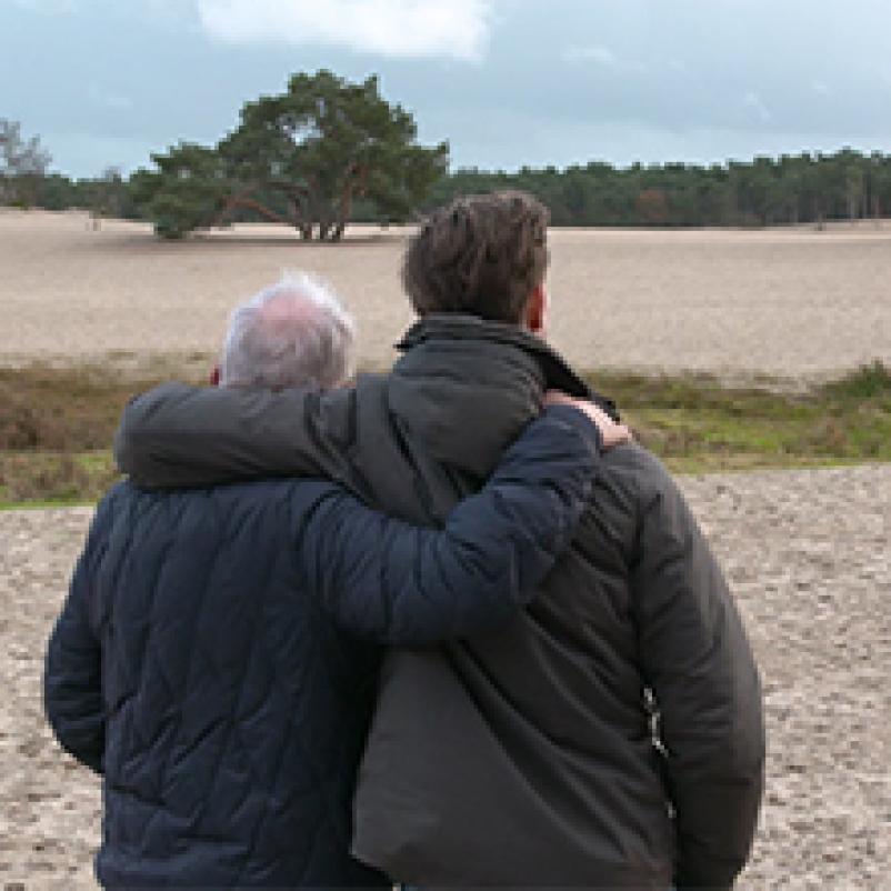 Vader Henk en zoon Jules op de hei