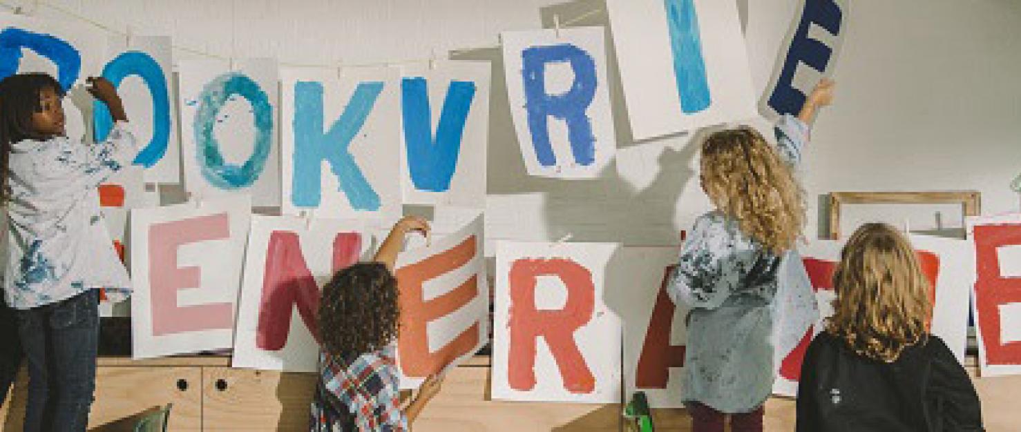Kinderen hangen vormen rookvrije generatie